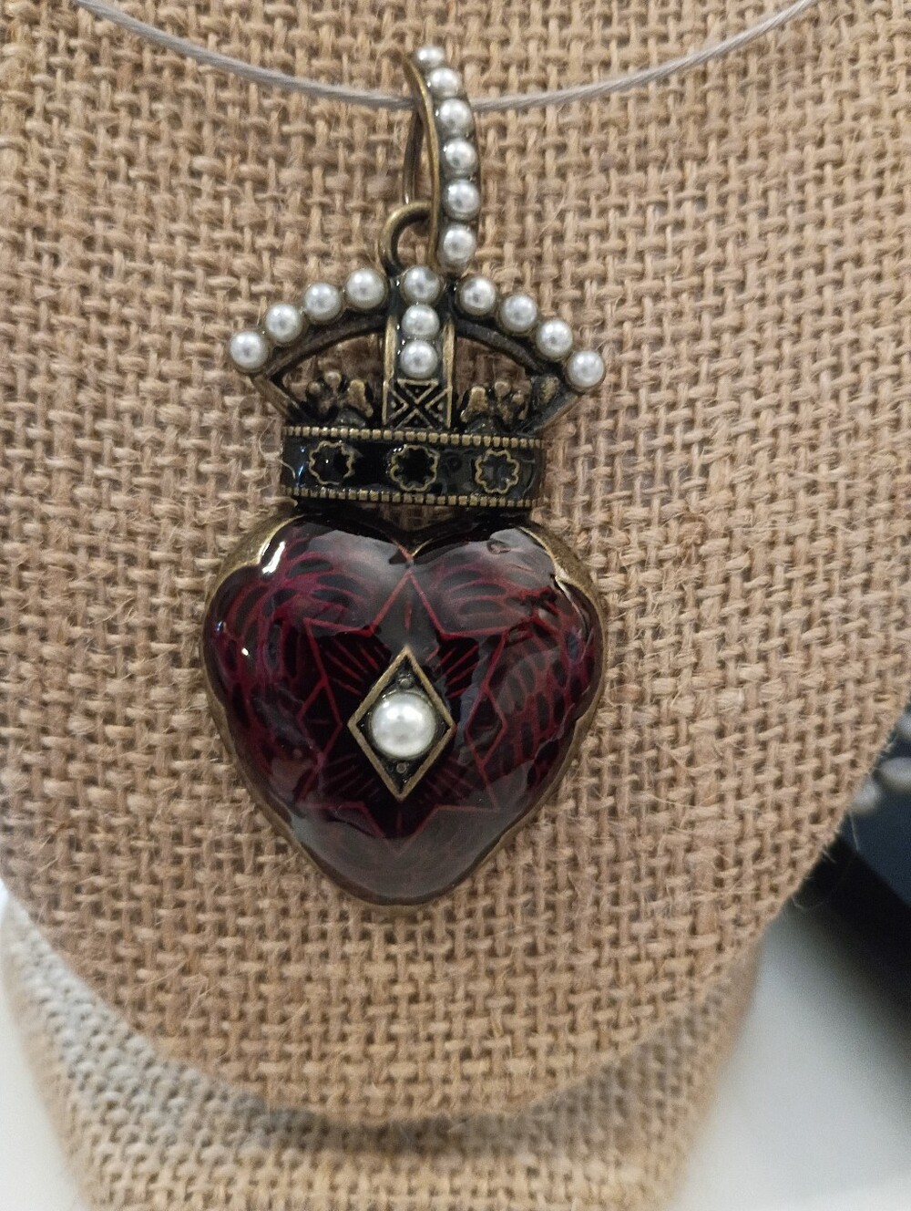 Heart Crown Pearls Pendant On Necklace